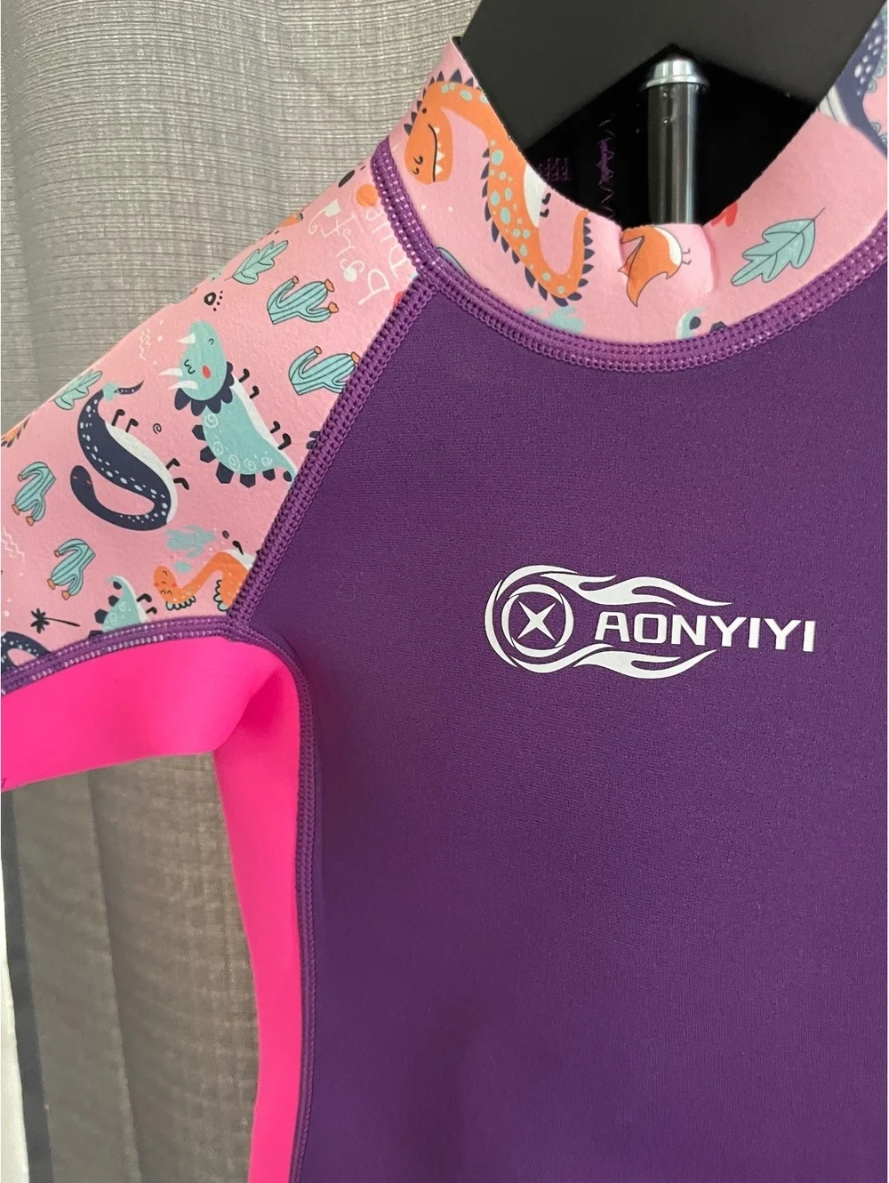 Kids AONYIYI Wetsuit Size Large Purple Pink Dinosaur Print Back Zip Swim Suit
